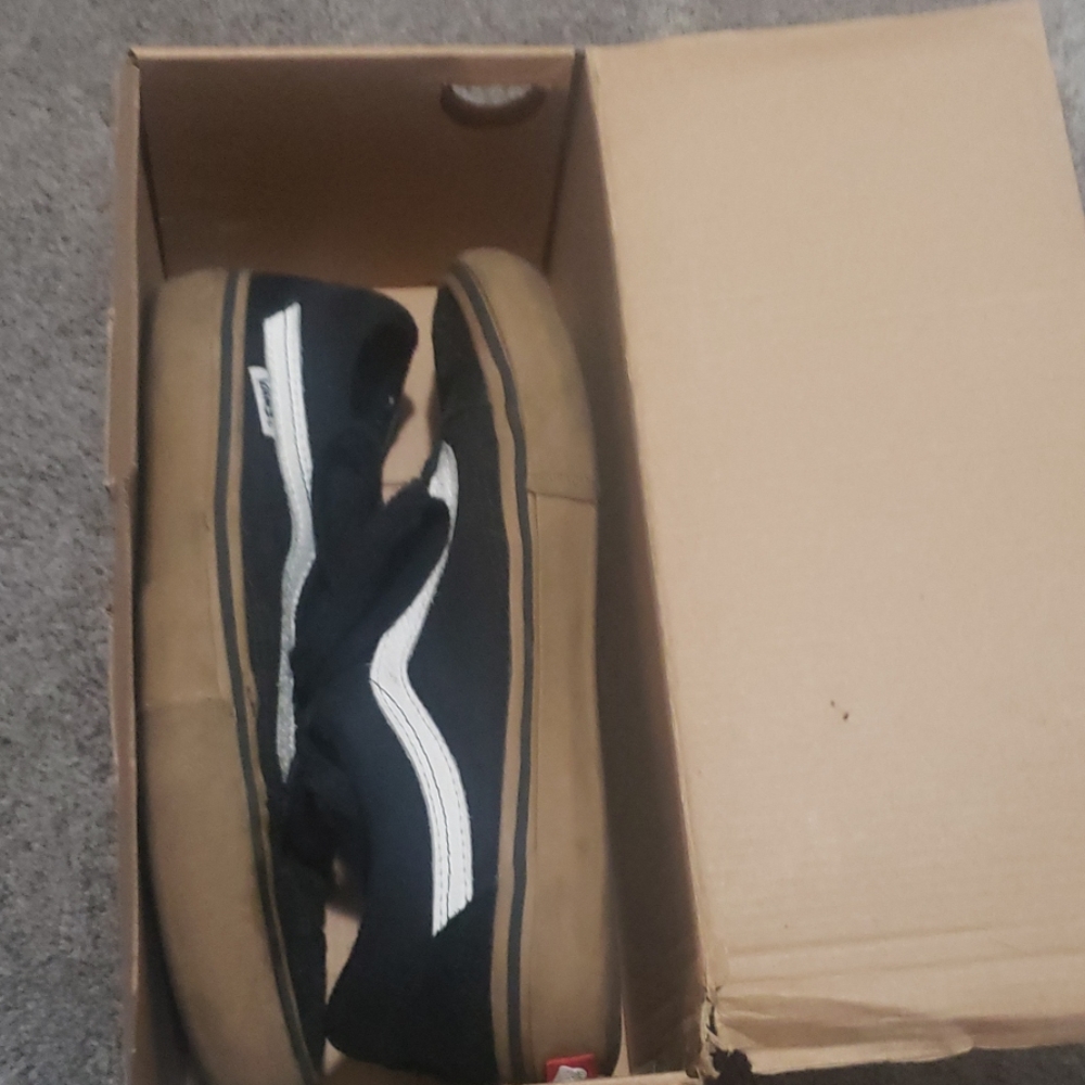 Vans - Picture 4 of 6